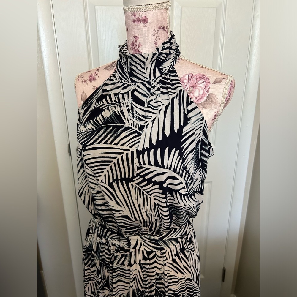 🏝️ Flirty Enfocus Studio Halter White Black Print Beach Maxi Sundress 8 M - Picture 2 of 6